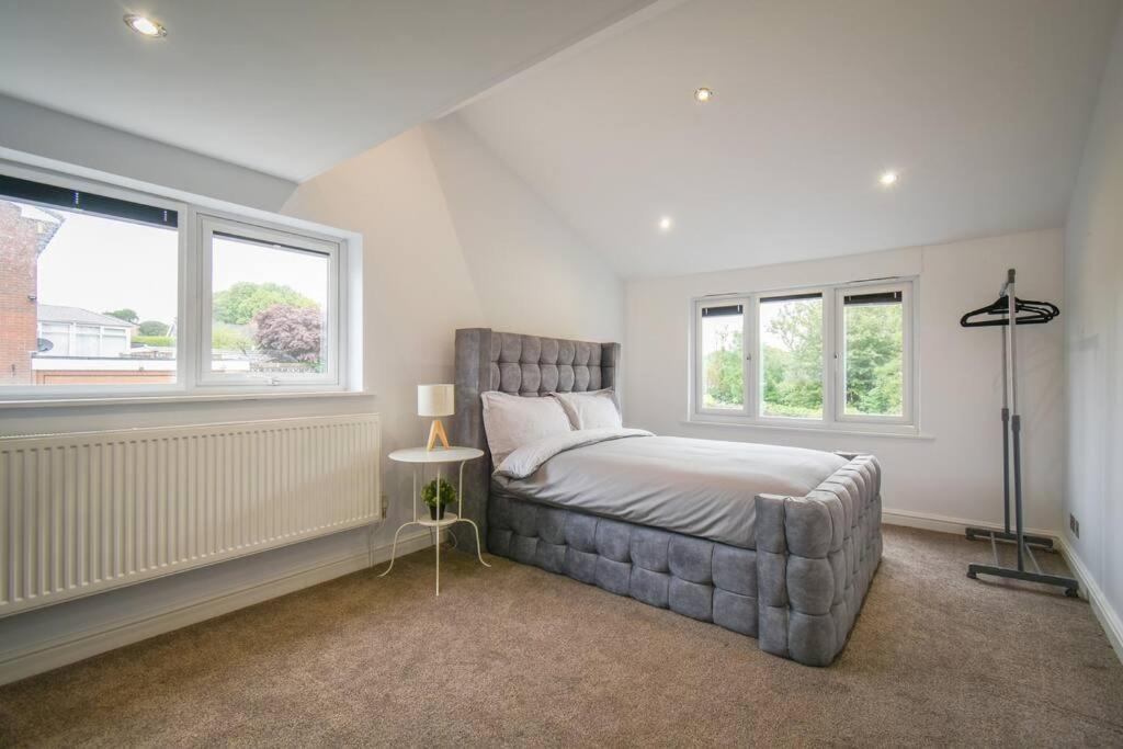 Luxurious & Tranquil Riverside Getaway Great Harwood Eksteriør billede